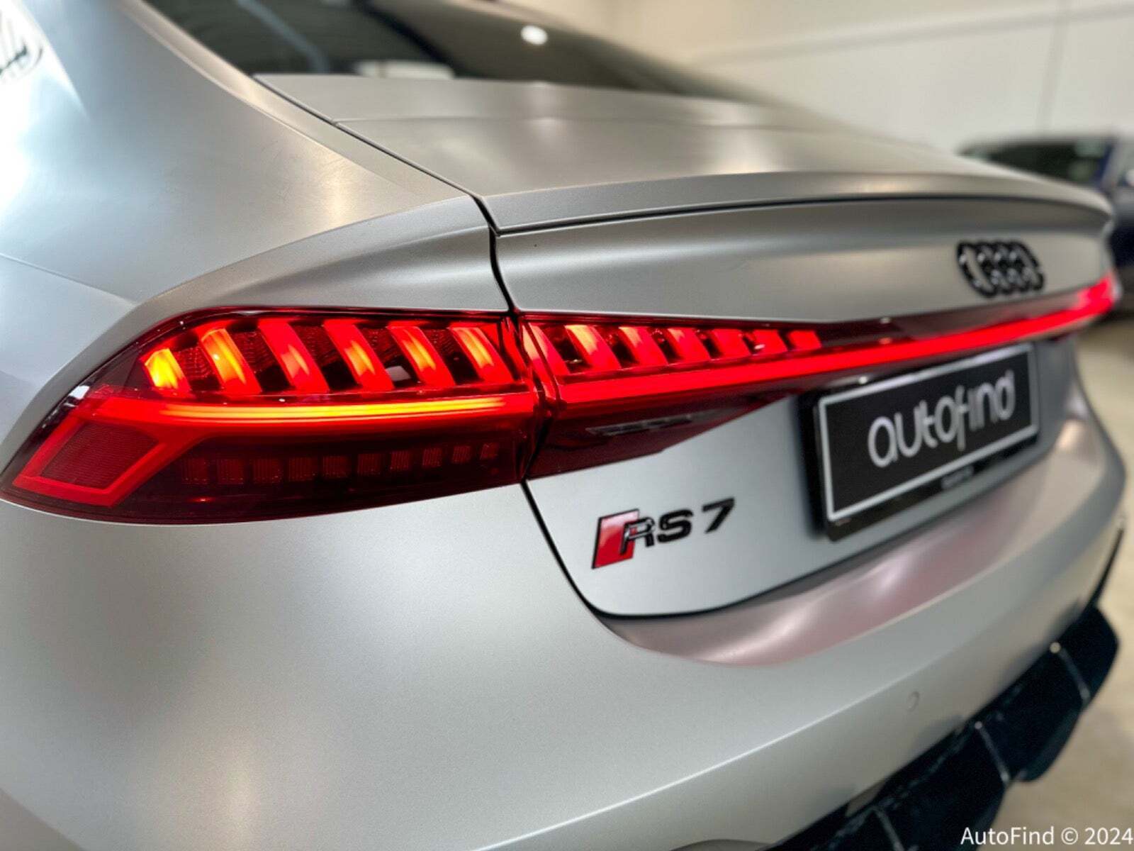 Sølv Audi RS7 fra 2020