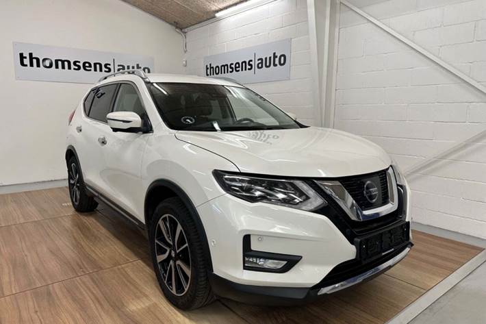 Hvid Nissan X-Trail fra 2018 set udefra