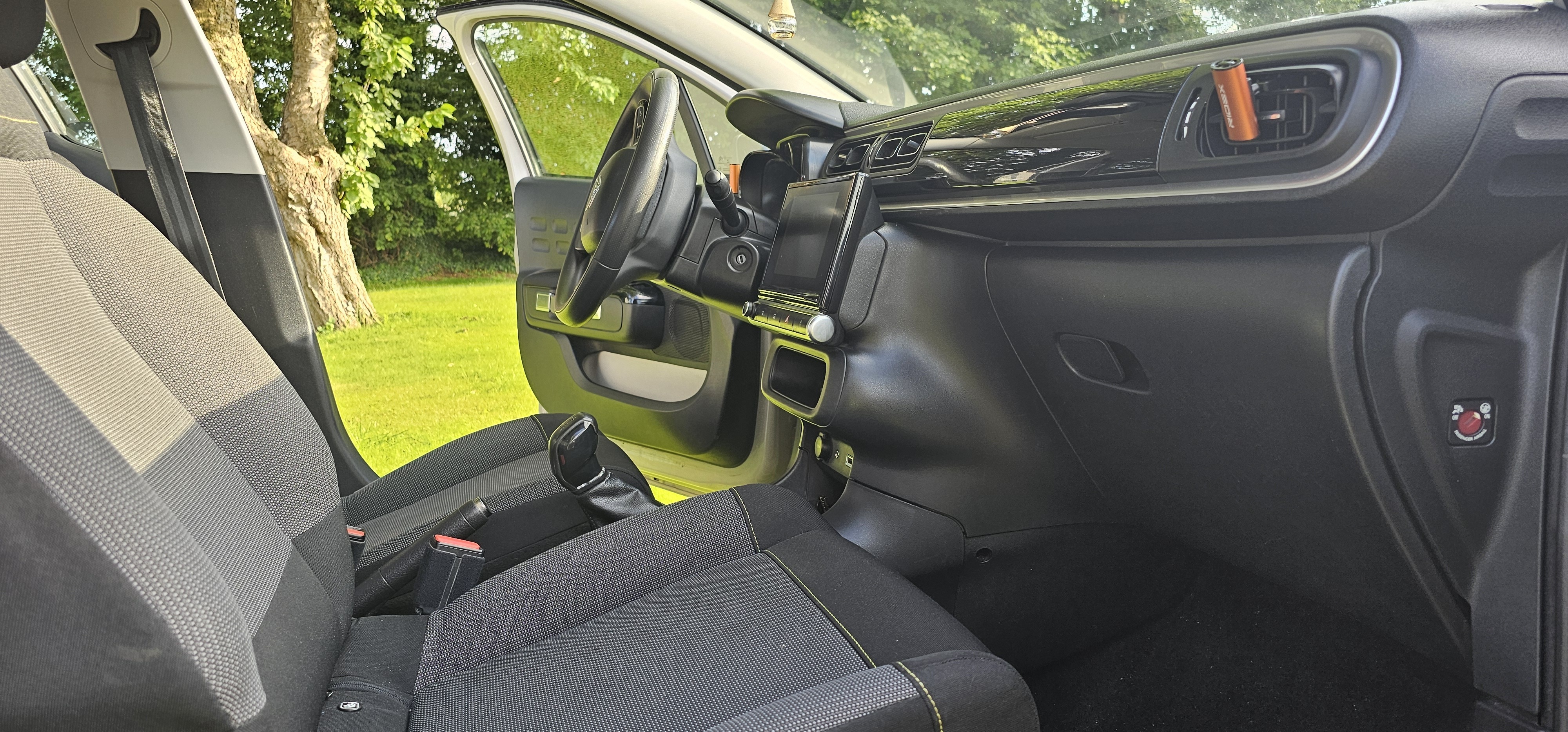 Grå Citroën C3 fra 2017