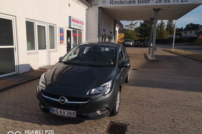 Grå Opel Corsa fra 2017