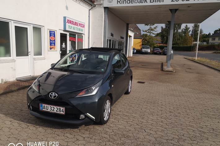 Grå Toyota Aygo fra 2015