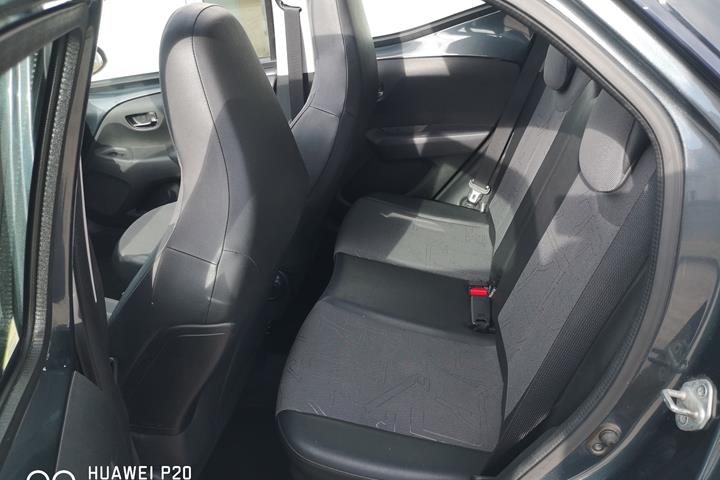 Grå Toyota Aygo fra 2015