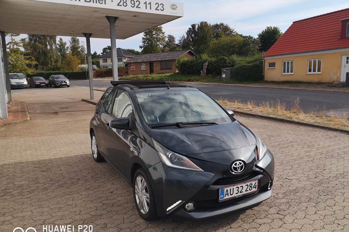 Grå Toyota Aygo fra 2015