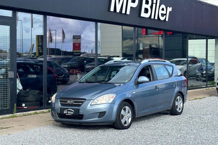 Blå Kia Ceed fra 2008