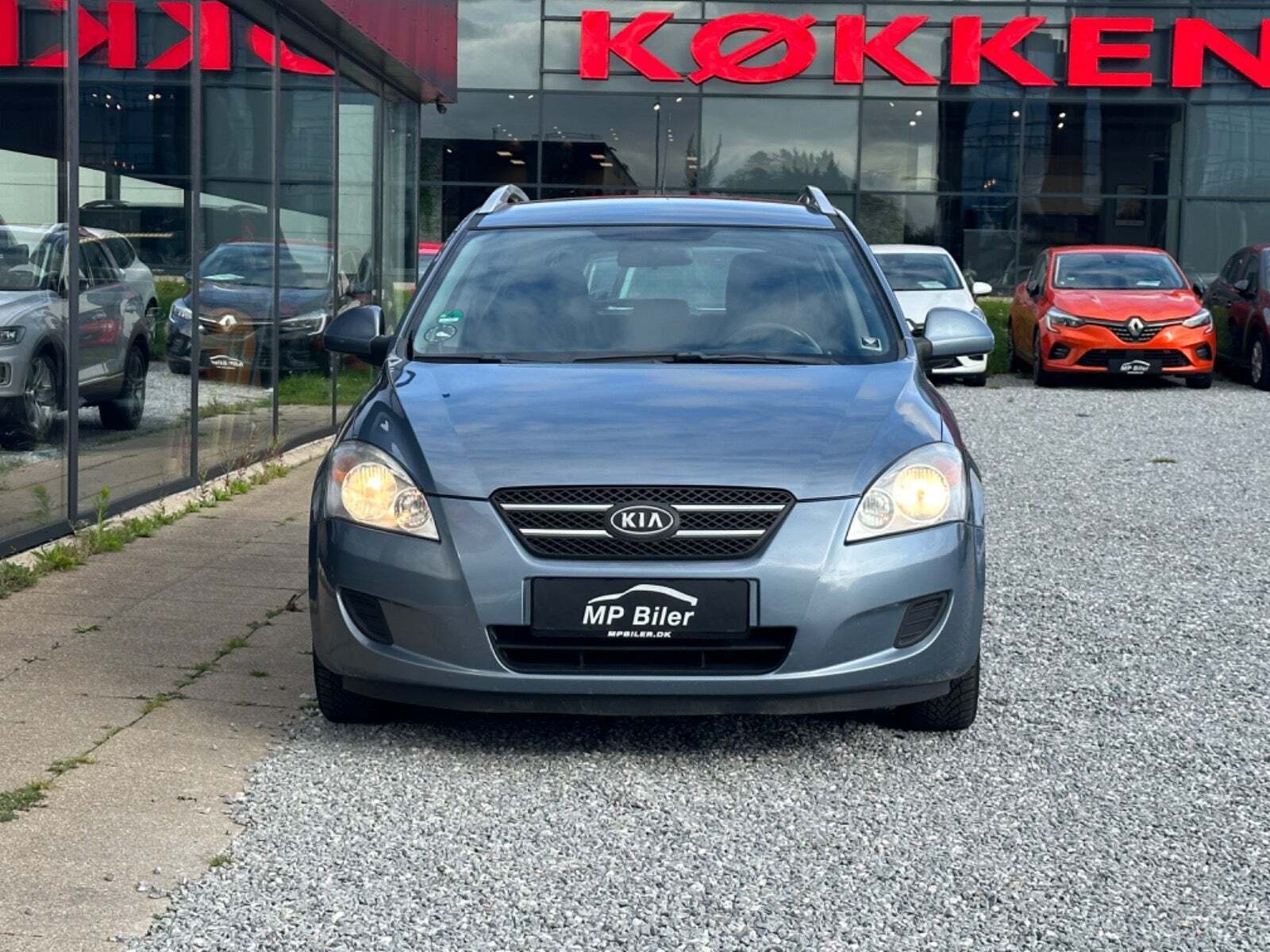 Blå Kia Ceed fra 2008