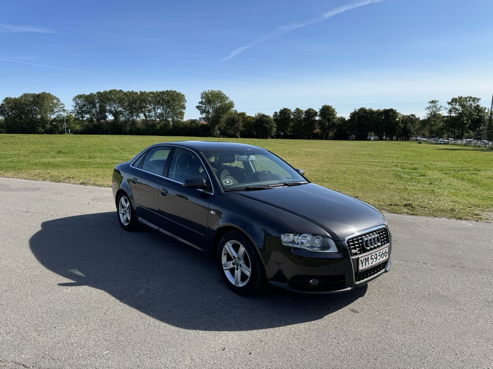 Grå Audi A4 fra 2007