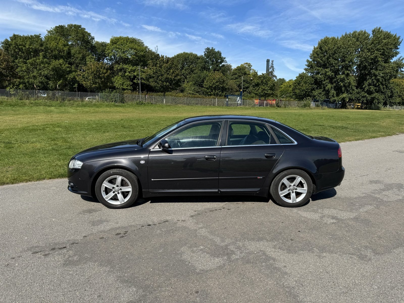 Grå Audi A4 fra 2007