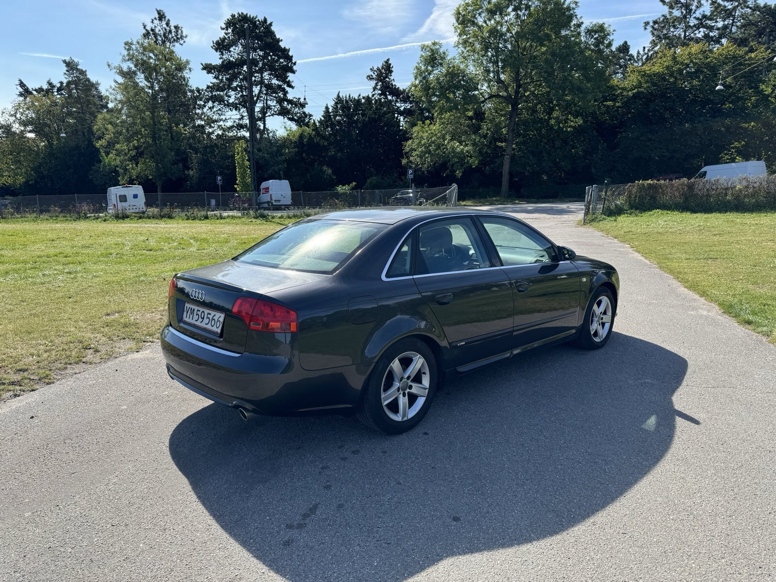 Grå Audi A4 fra 2007