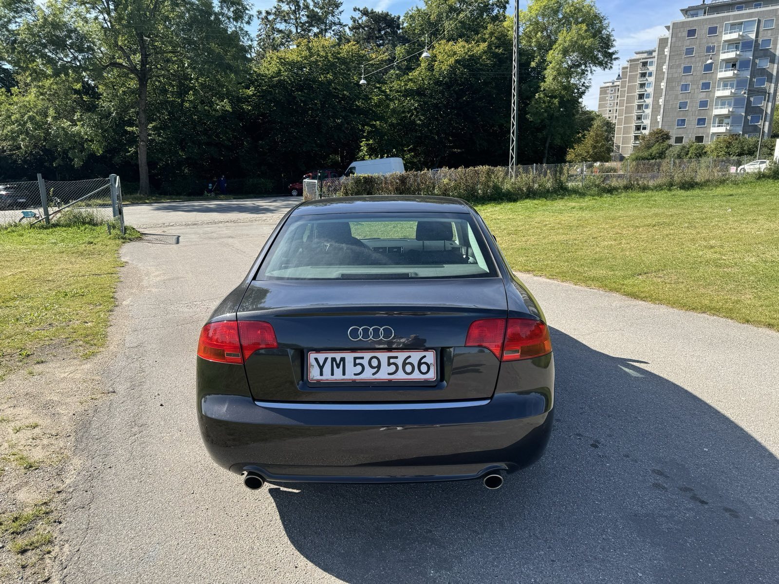 Grå Audi A4 fra 2007