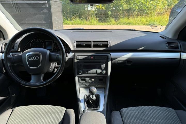 Grå Audi A4 fra 2007