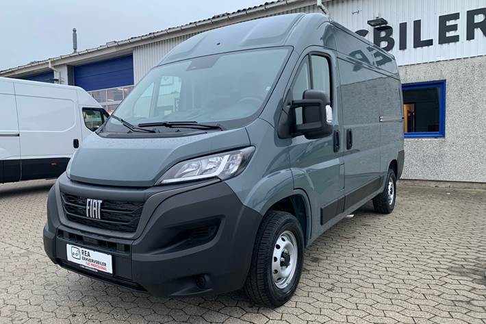 Sort Fiat Ducato fra 2023 set udefra