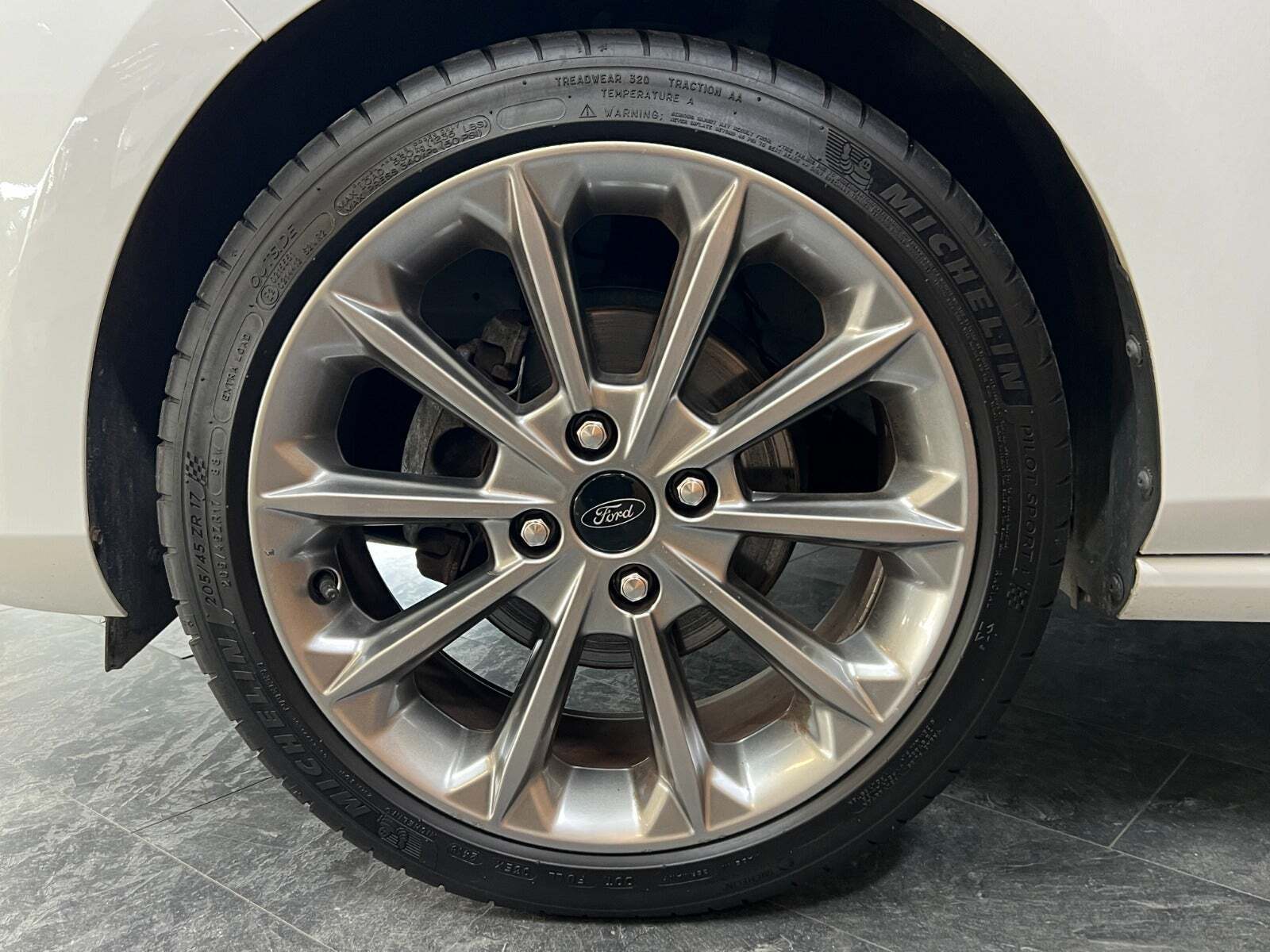 Hvid Ford Fiesta fra 2018