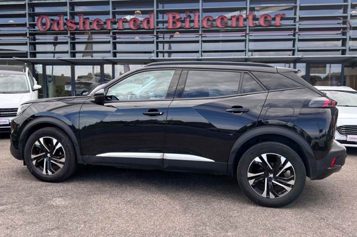 Sort Peugeot 2008 fra 2020