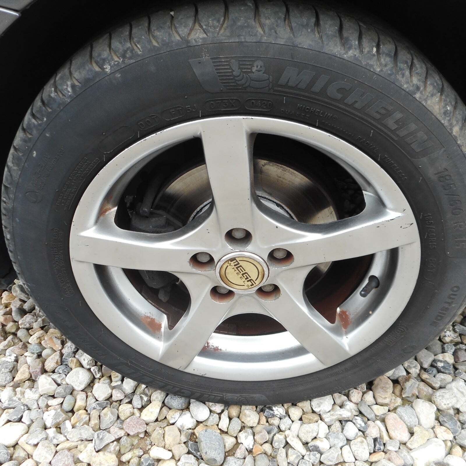 Grå VW Polo fra 2013