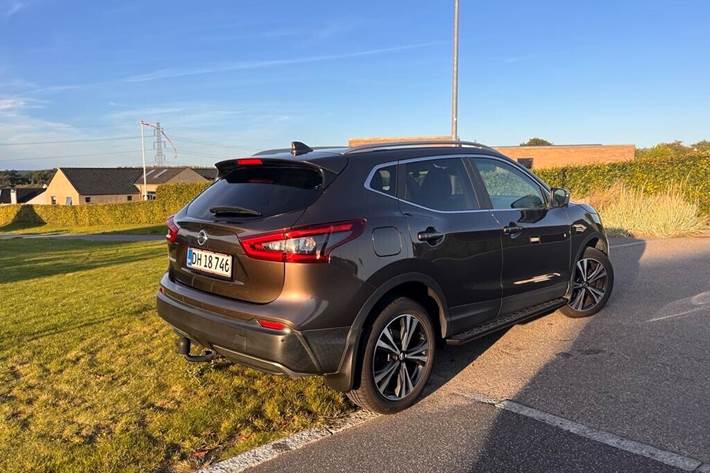 Brun Nissan Qashqai fra 2018