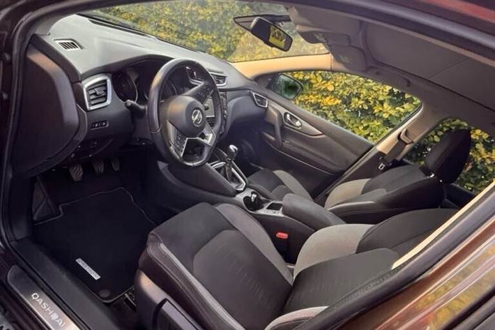 Brun Nissan Qashqai fra 2018