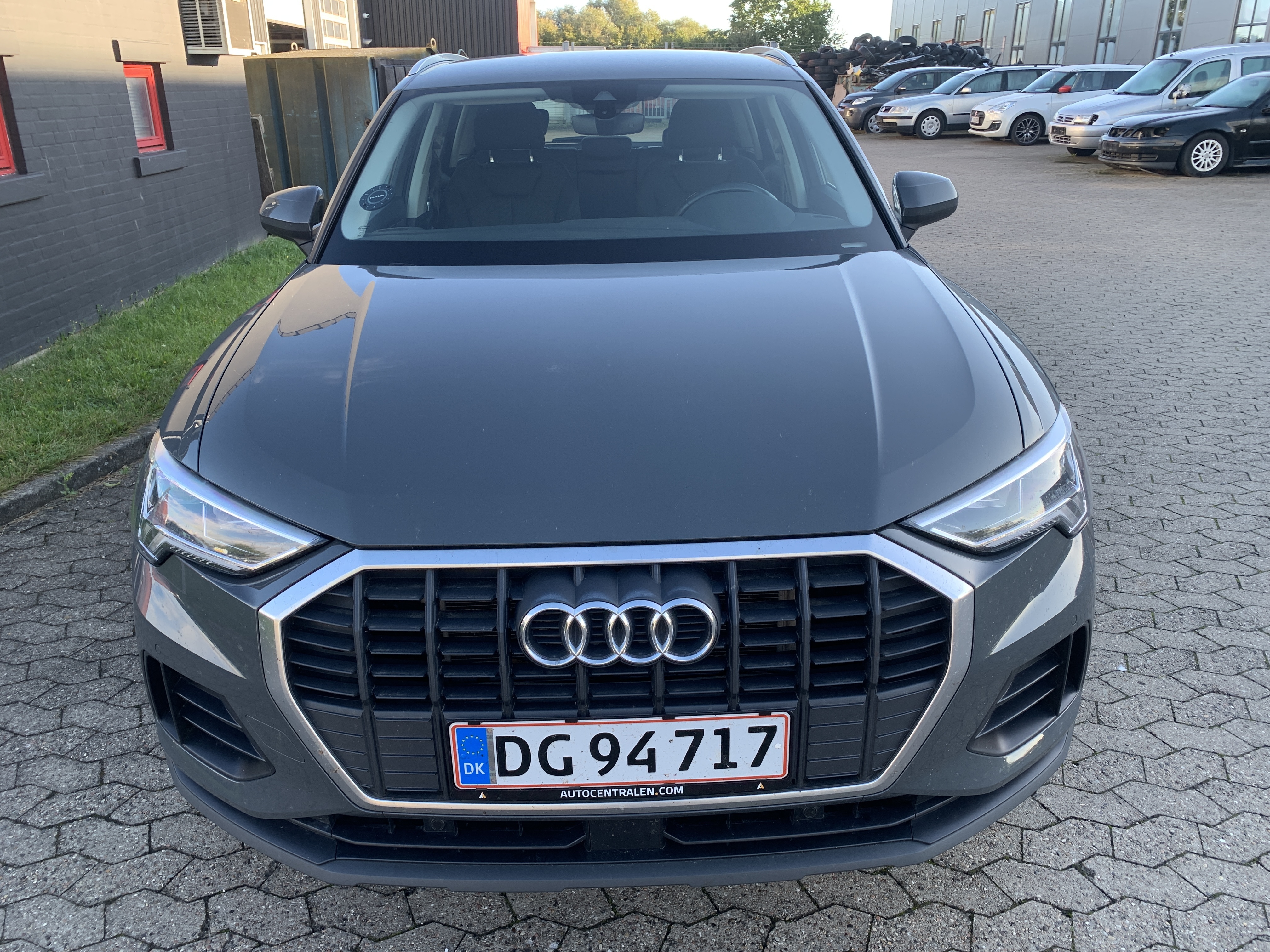 Grå Audi Q3 fra 2021