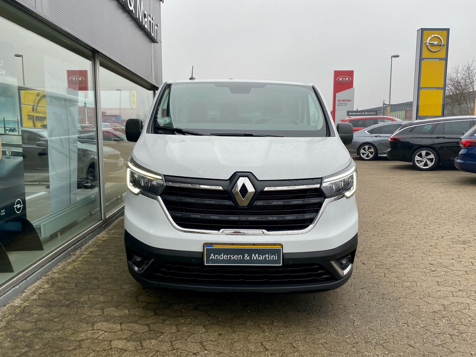Renault Trafic 2,0 L2H1 DCI Tekno start/stop 130HK Van Man.