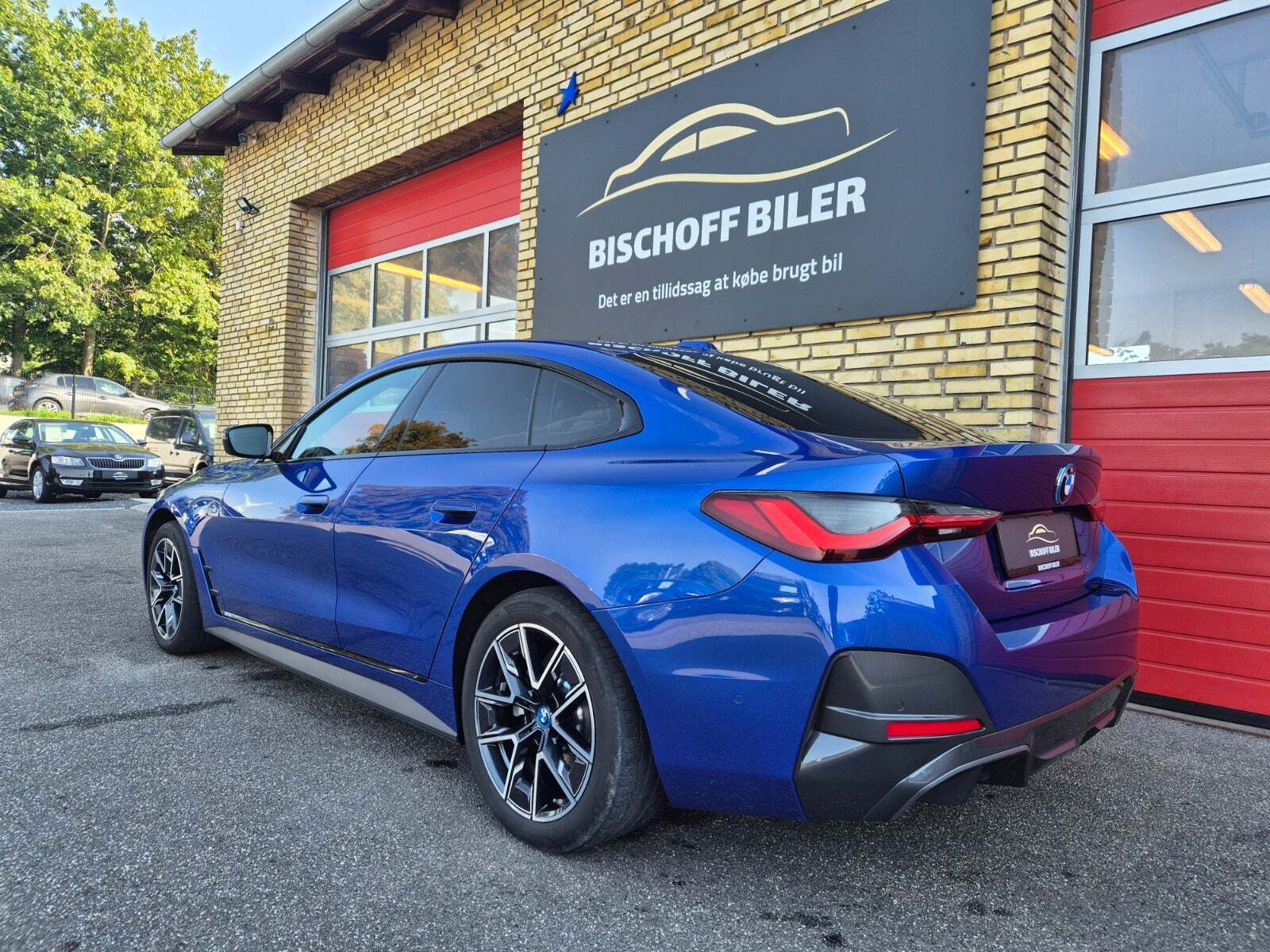 Blå BMW i4 fra 2023