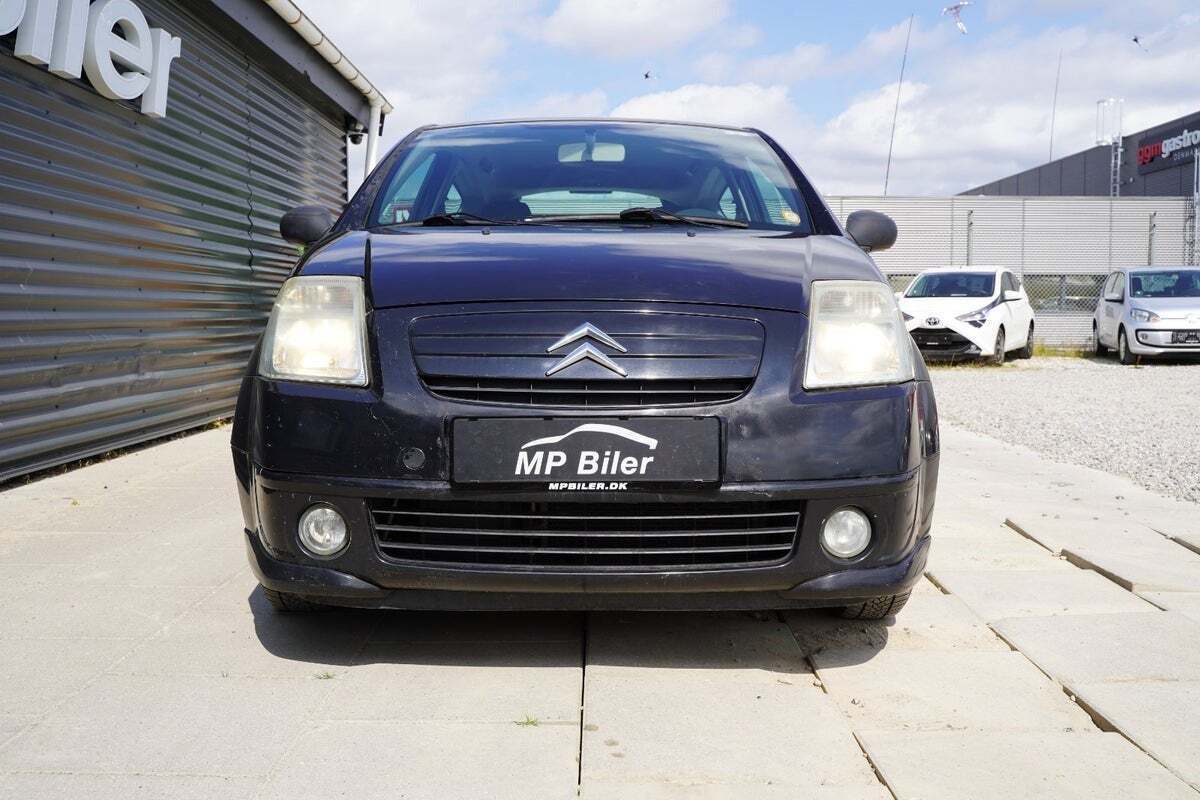 Sort Citroën C2 fra 2004 set udefra