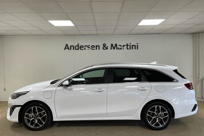 Hvid Kia Ceed fra 2024