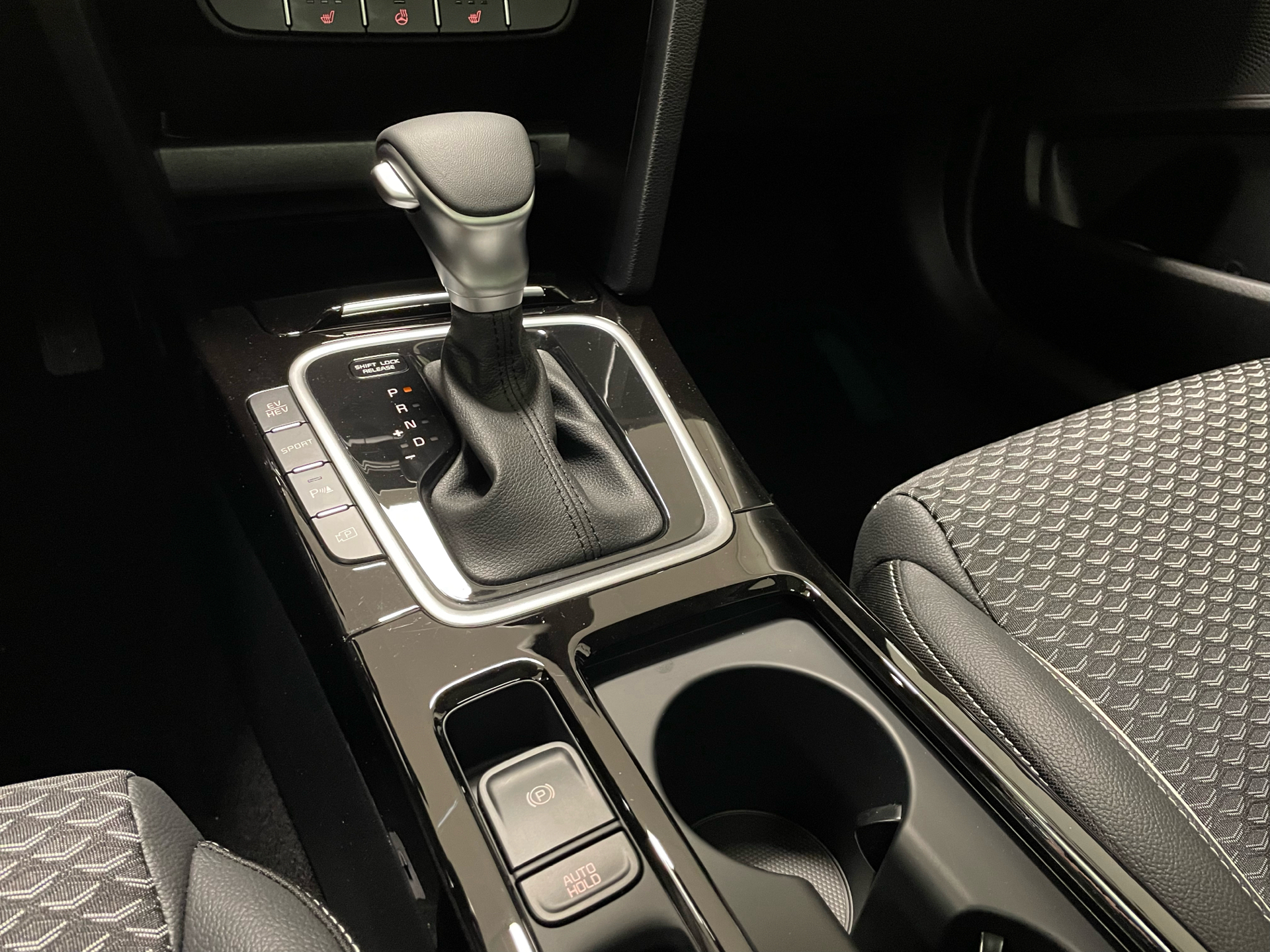 Hvid Kia Ceed fra 2024