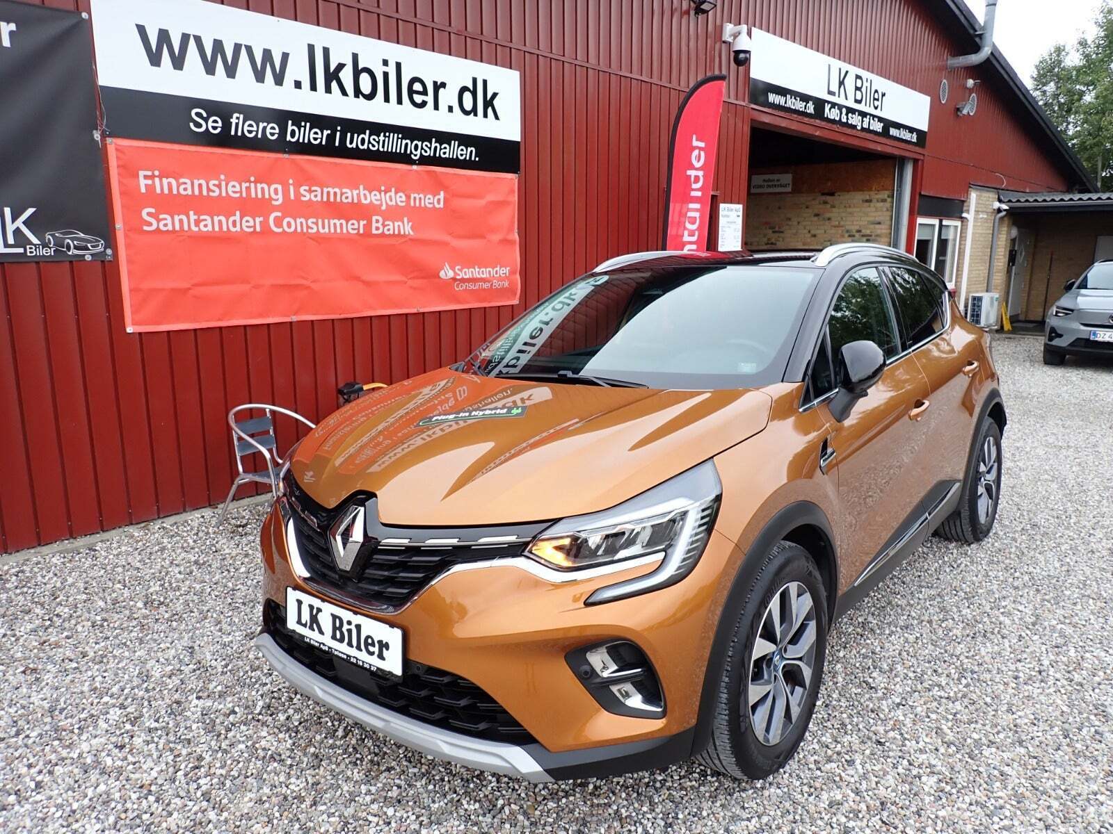 Orange Renault Captur fra 2020 set udefra