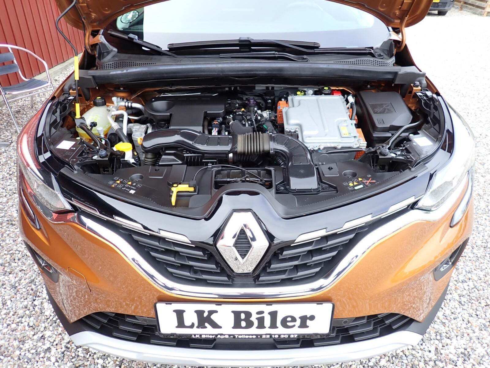 Orange Renault Captur fra 2020