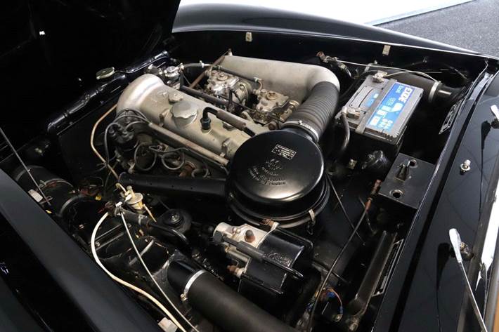 Sort Mercedes 190 SL fra 1956 set udefra