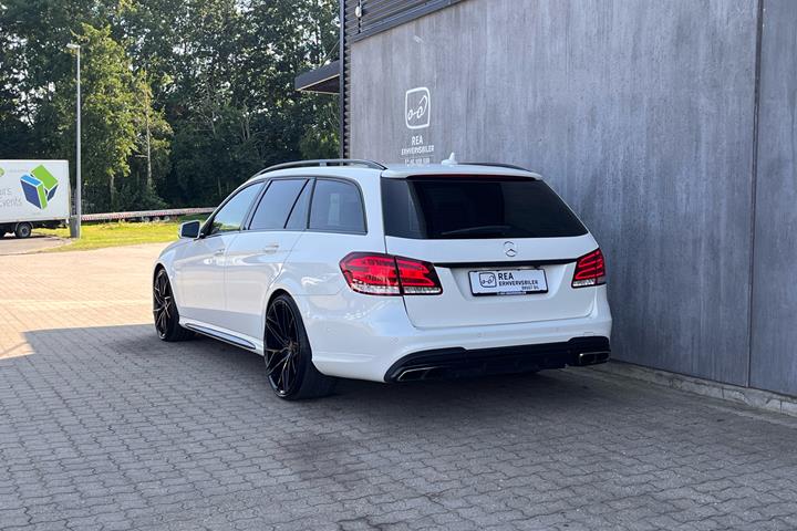 Hvid Mercedes E63 AMG S fra 2014