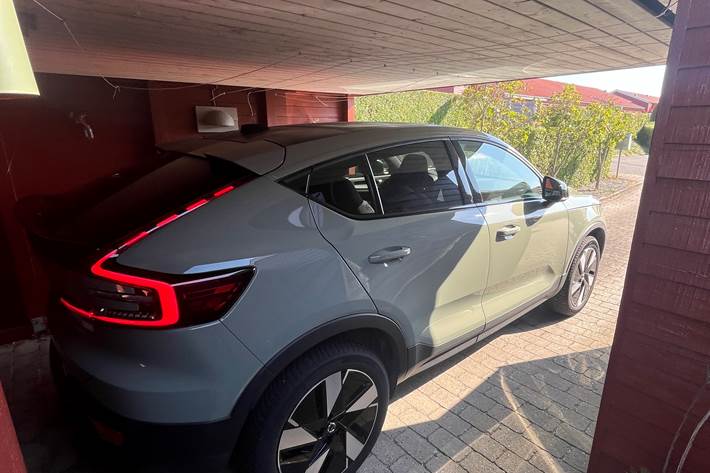 Grøn Volvo C40 fra 2023