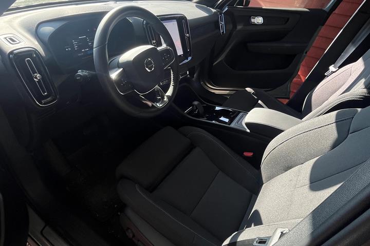 Grøn Volvo C40 fra 2023