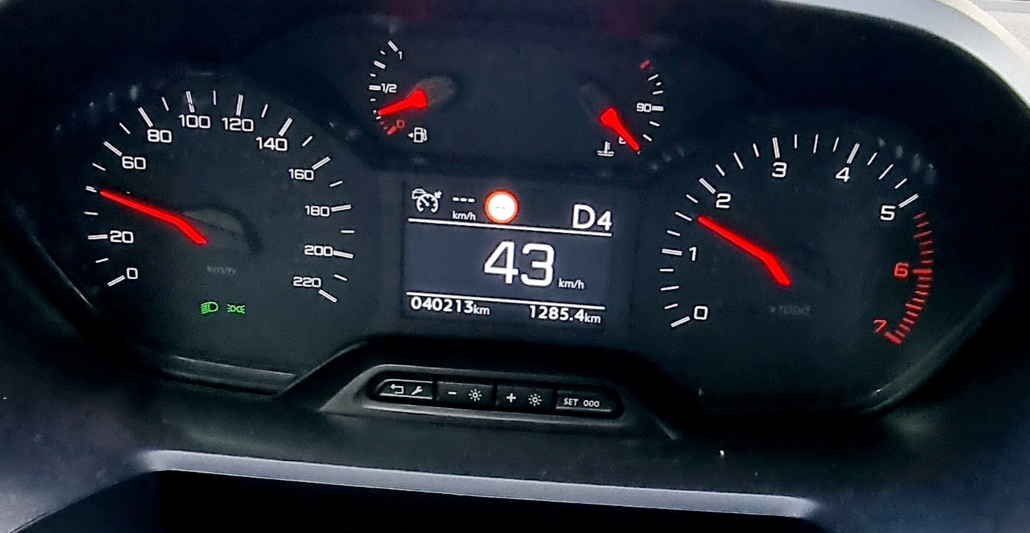 Sort Peugeot Partner fra 2021