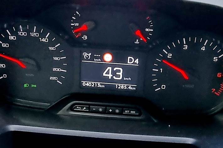 Sort Peugeot Partner fra 2021