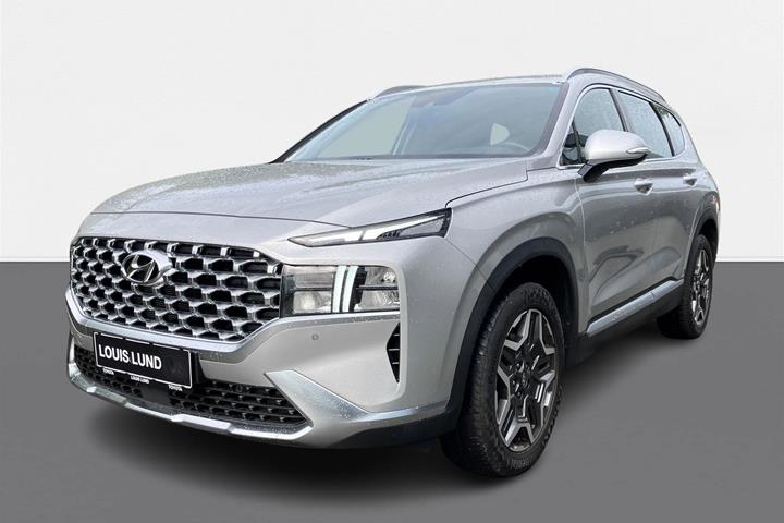 Grå Hyundai Santa Fe fra 2021 set udefra