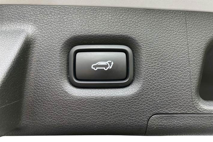 Grå Hyundai Santa Fe fra 2021