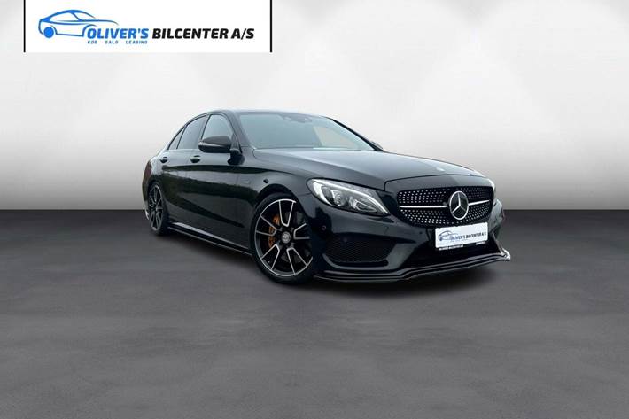Sort Mercedes C450 fra 2017 set udefra