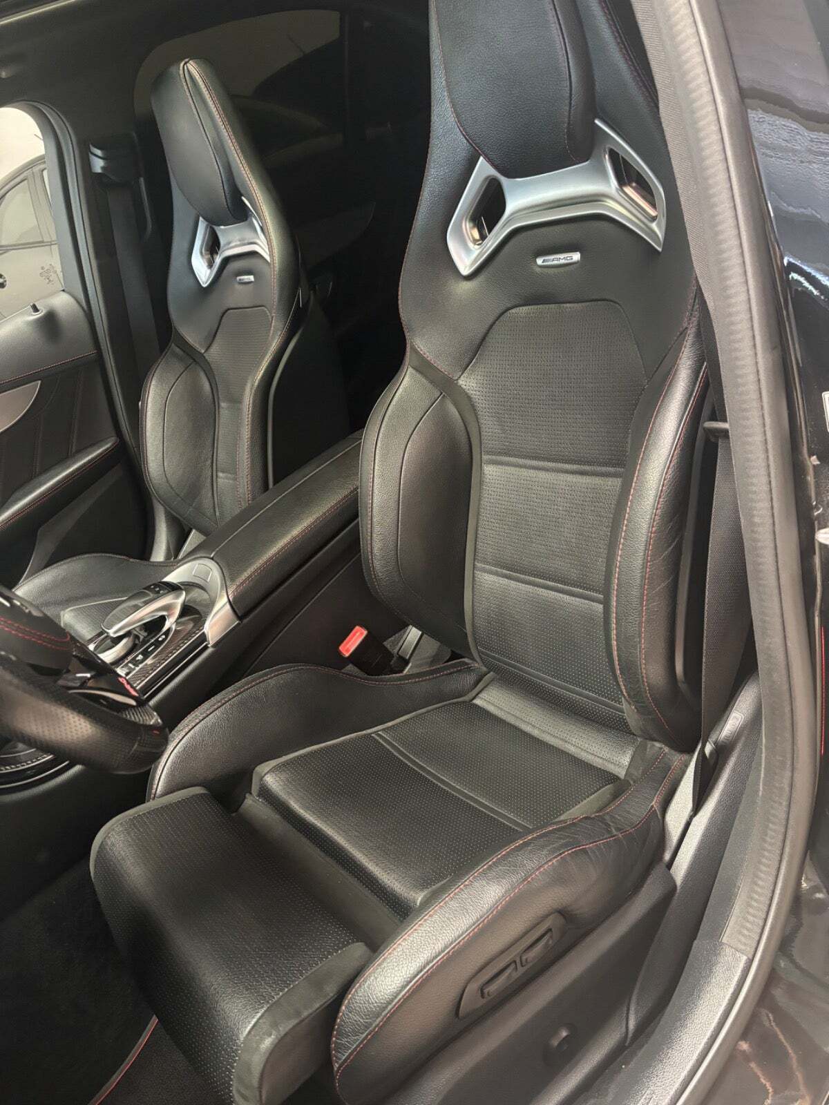 Sort Mercedes C450 fra 2017