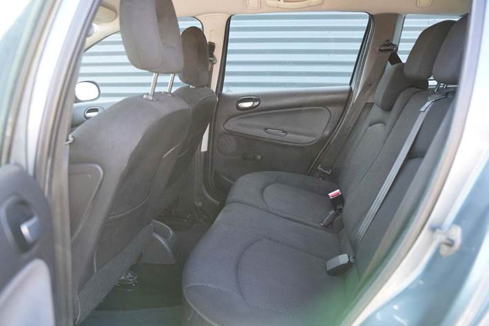 Sort Peugeot 206 fra 2006