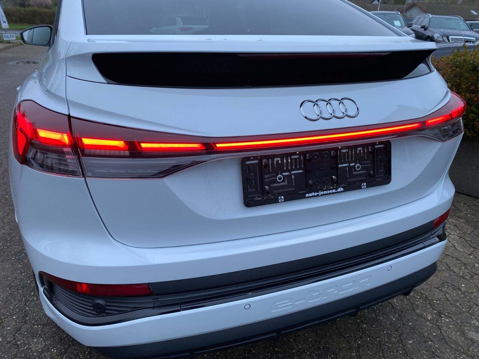 Hvid Audi Q4 e-tron fra 2022