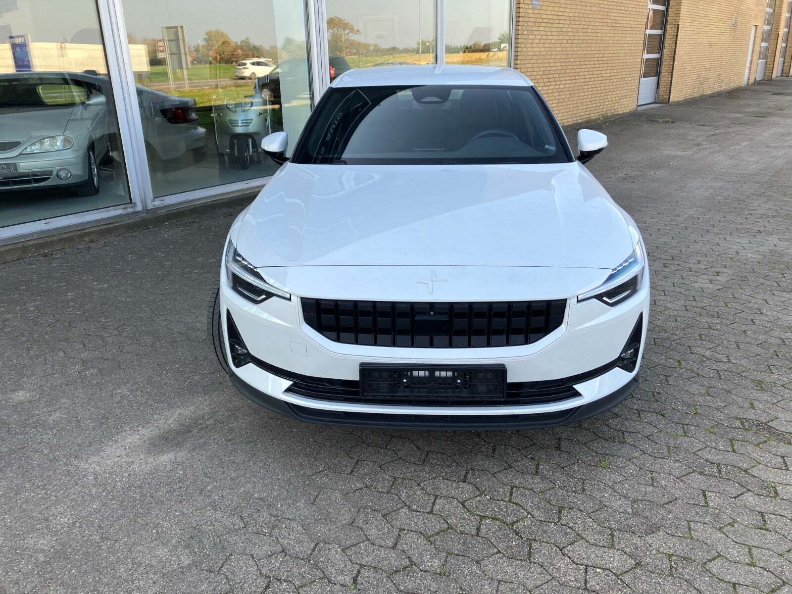 Hvid Polestar 2 fra 2023
