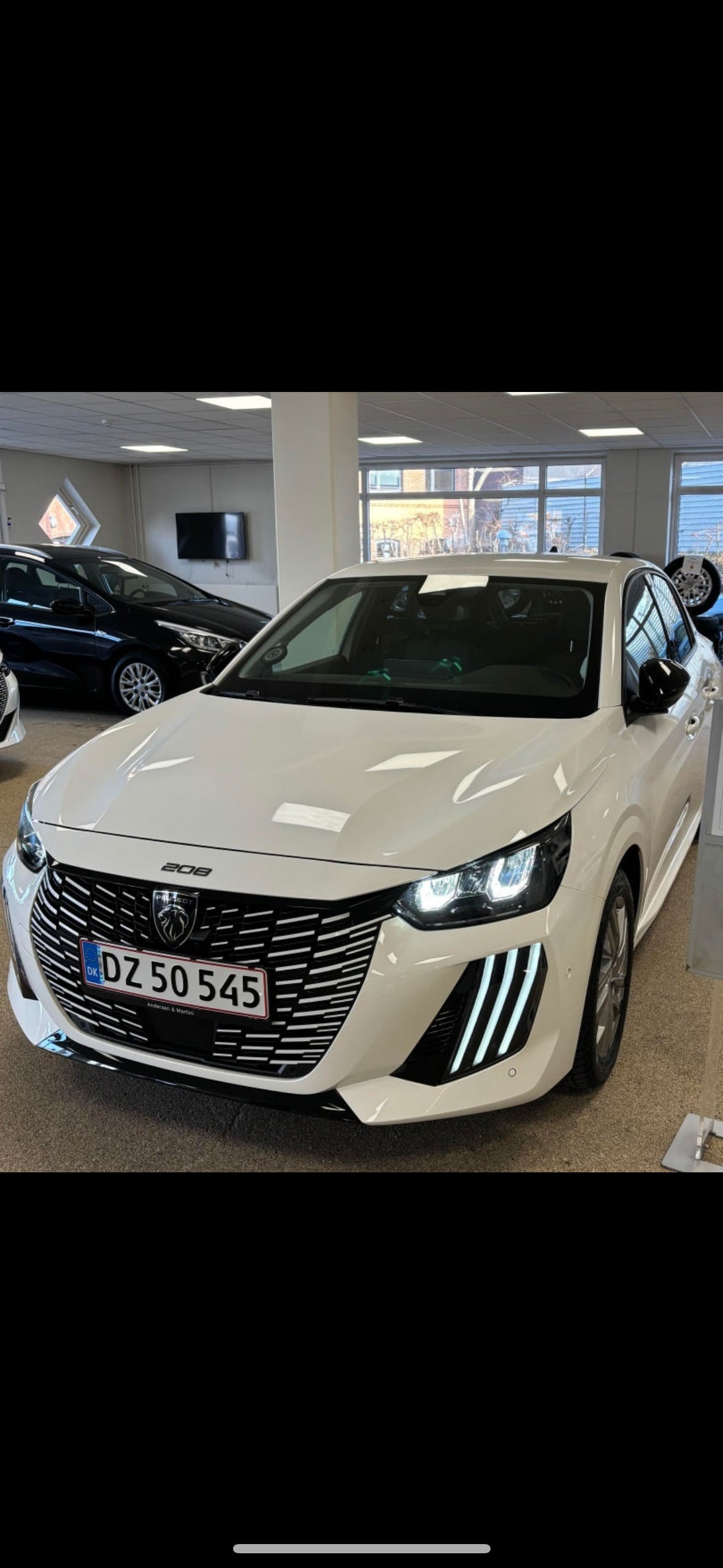 Hvid Peugeot 208 fra 2024