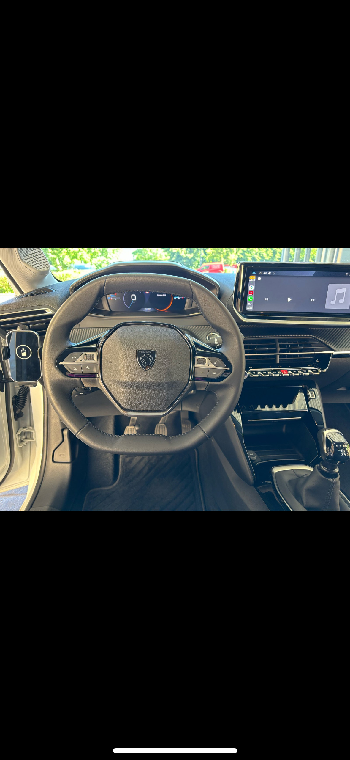 Hvid Peugeot 208 fra 2024