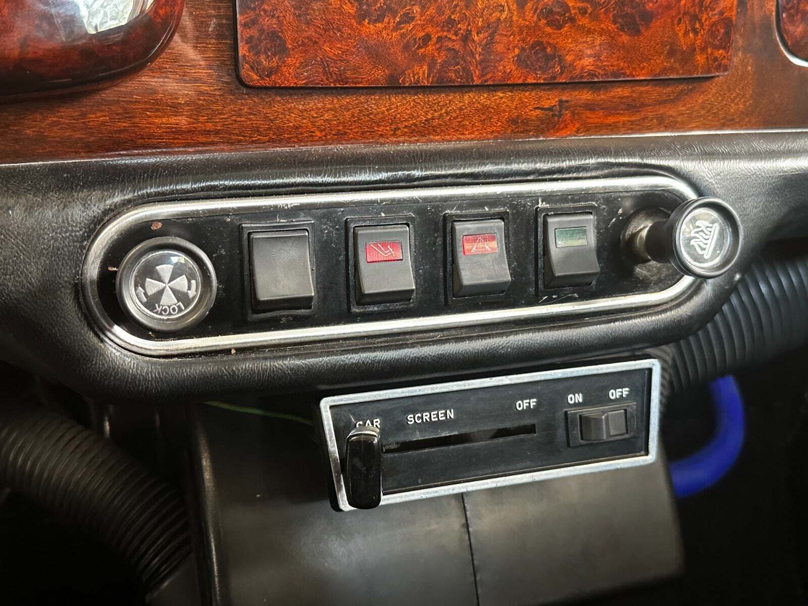 Rød Morris Mascot fra 1978 set indefra