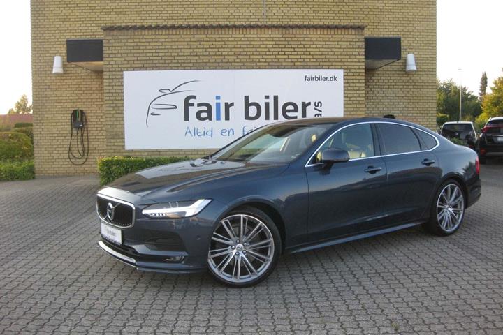 Blå Volvo S90 fra 2018 set udefra