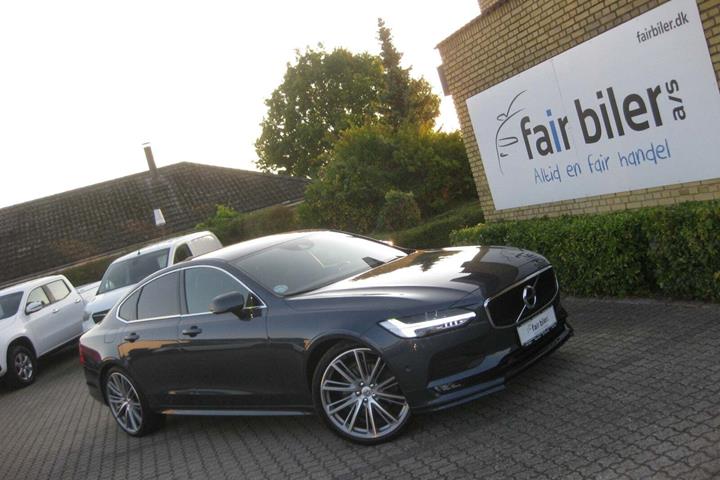 Blå Volvo S90 fra 2018