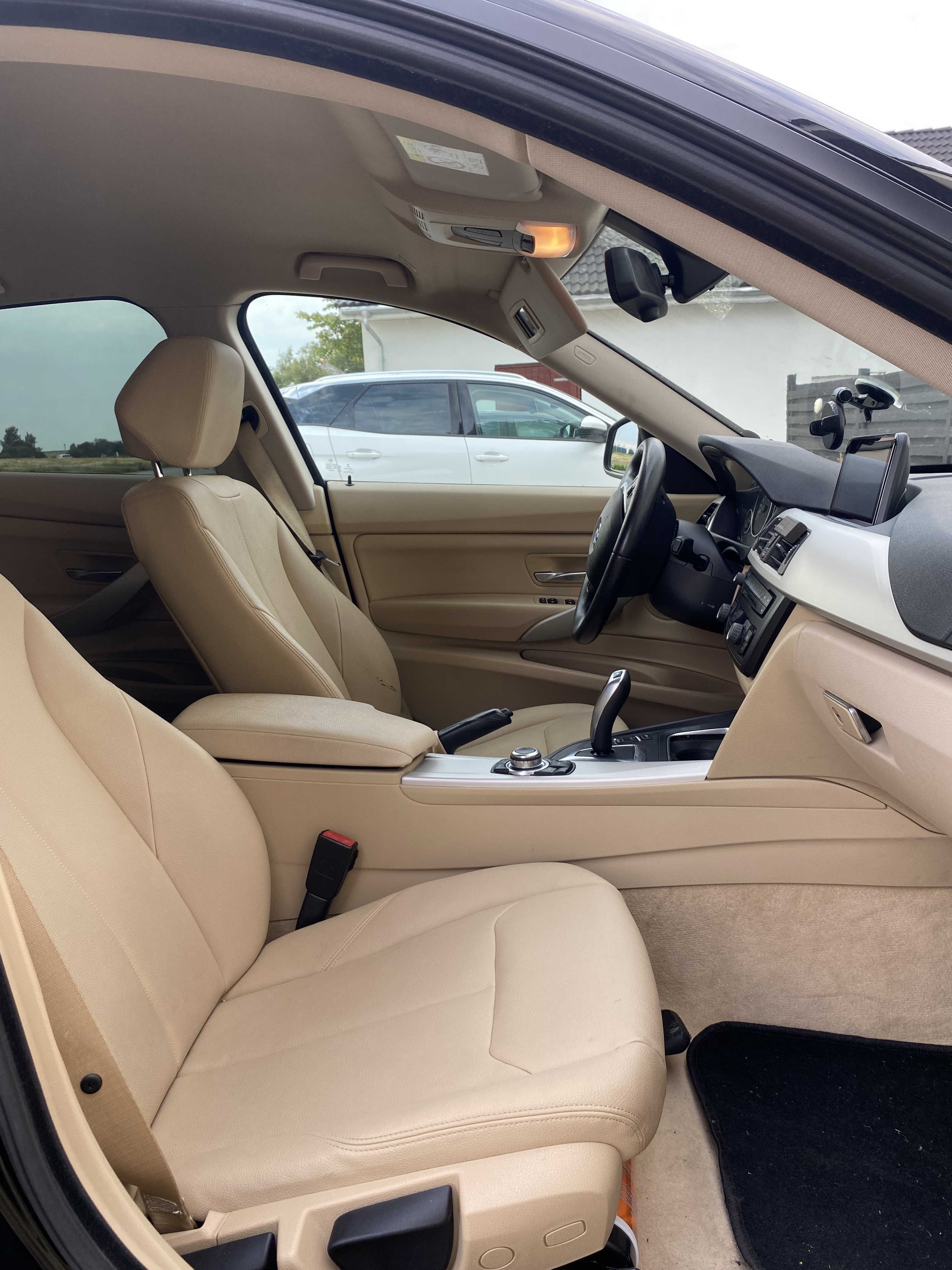 Sort BMW 320 Gran Turismo fra 2016