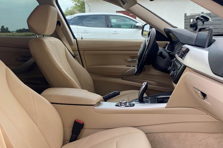 Sort BMW 320 Gran Turismo fra 2016