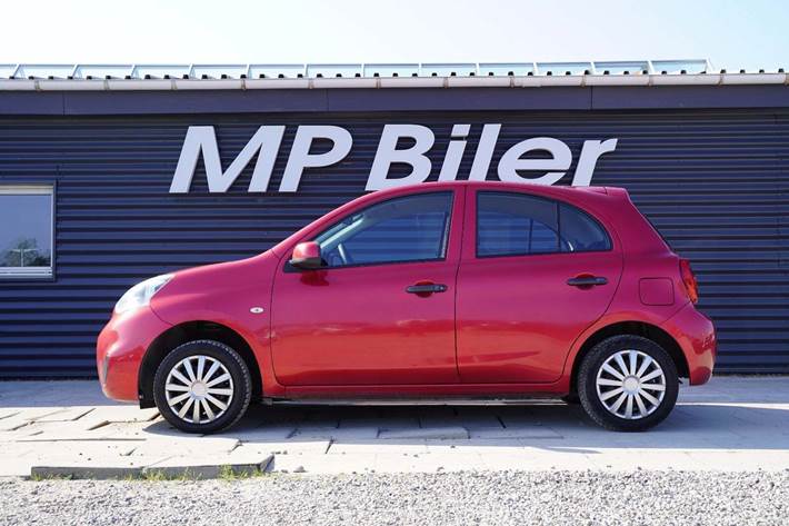 Rød Nissan Micra fra 2014