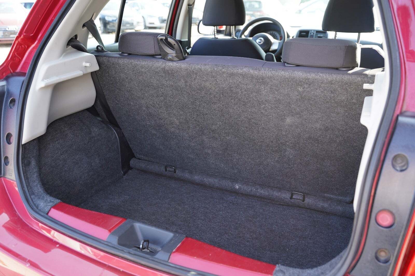 Rød Nissan Micra fra 2014